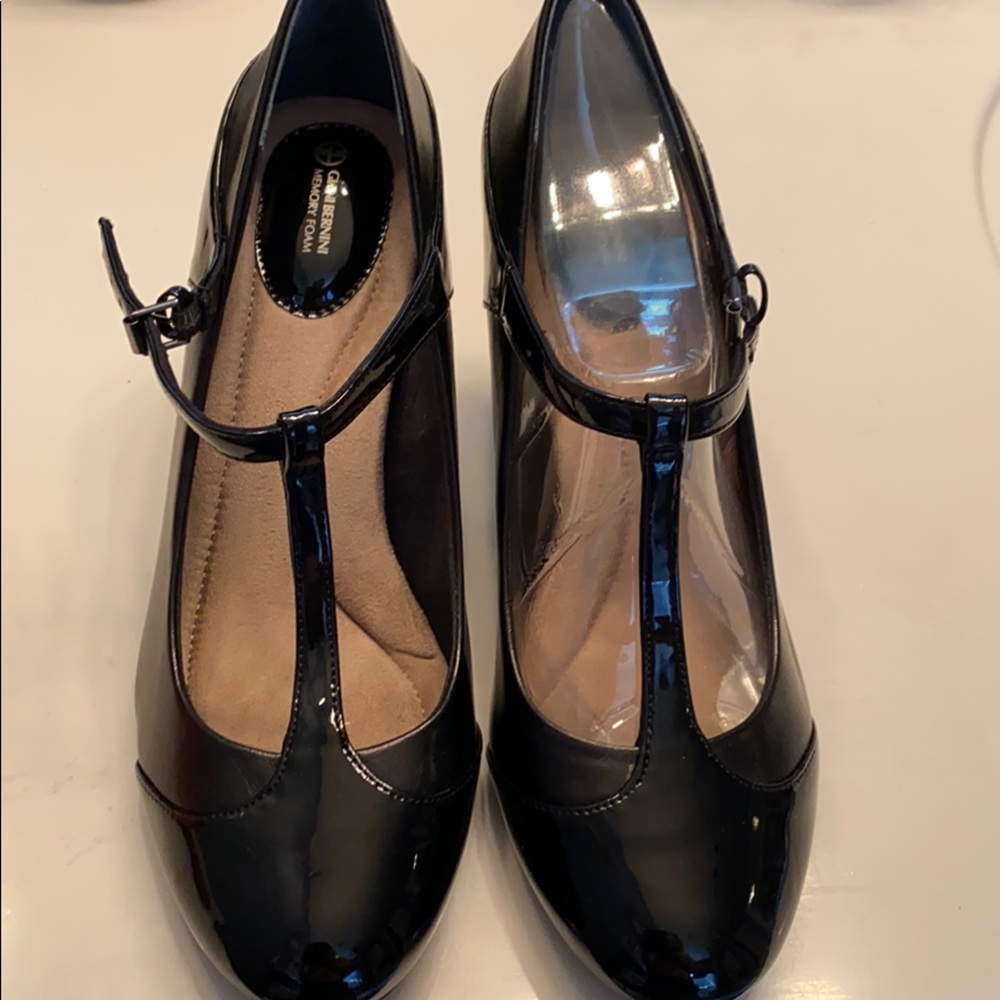 Size 10 black Mary Jane Pumps / Heels